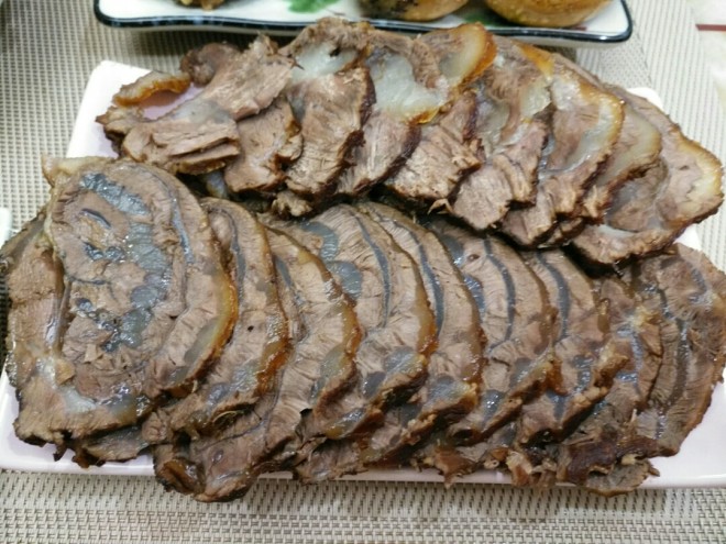 川卤五香卤现场教学,川卤肉卤水制作配方