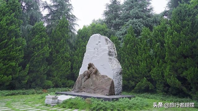 *少奇刘**夫人王光美陵墓，中国传奇女性，无字墓碑淡泊名利非常低调