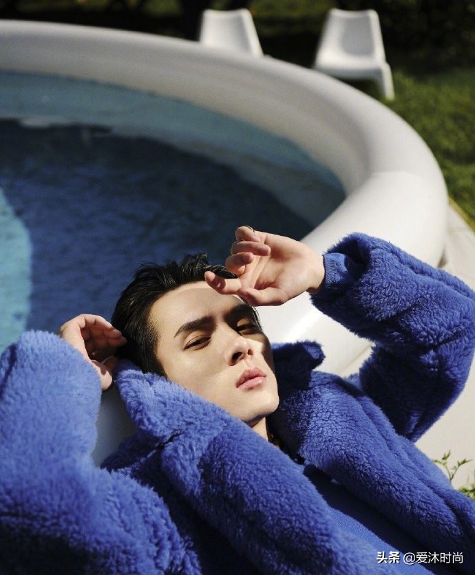 第七张太帅了！粉了这么好看还努力的——李佳琦