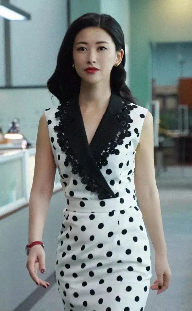 朱珠富家千金,朱珠名媛望族