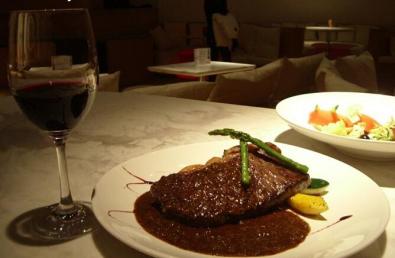 红酒搭配什么食物绝配,红酒可以搭配的美食