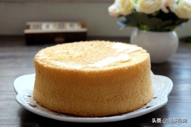 只用鸡蛋做蛋糕不用面粉无需烤箱,做蛋糕200克的面粉需要几个鸡蛋