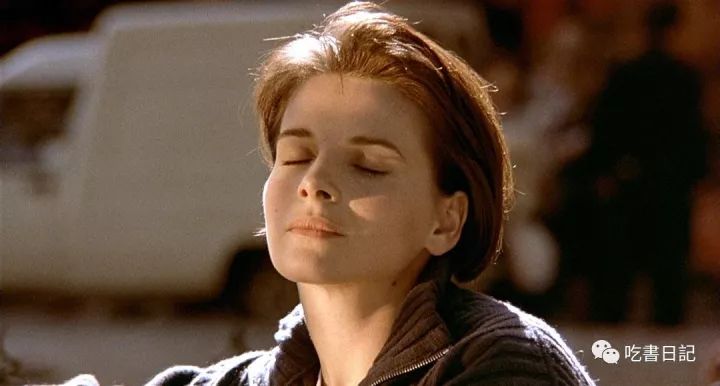 红蓝白三部曲电影解析,红蓝白三部曲之蓝影评