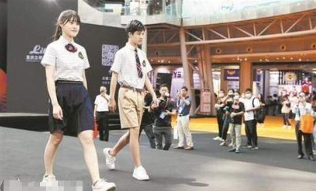 学生不爱穿校服,中学生不喜欢穿校服