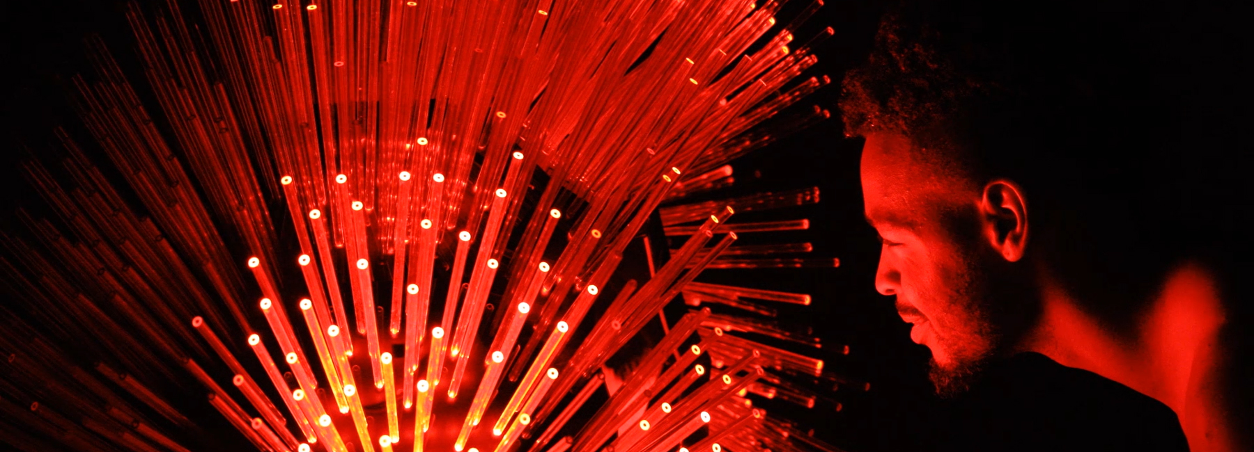 分享|看你“脸色”行事的互动装置