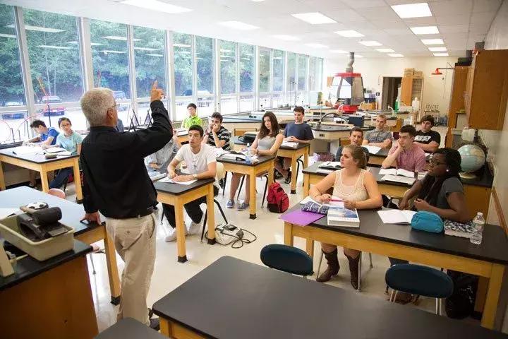 新房推荐湖景房大平层,新房特价房推荐