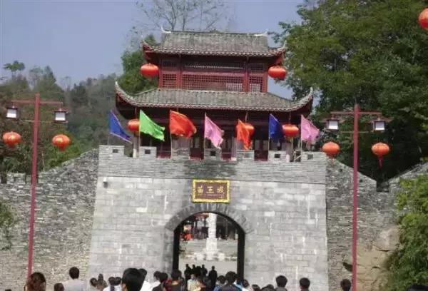 贵州5-10天自驾游详细攻略路书,最新贵州旅游攻略大全