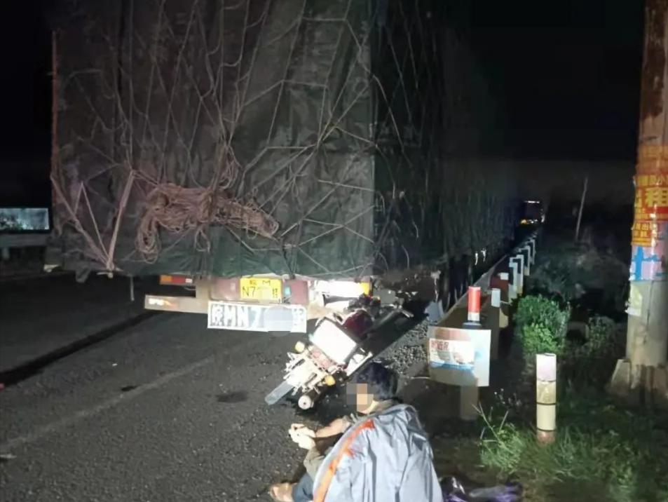 违停被追尾案例,禁停路段停车追尾事故责任