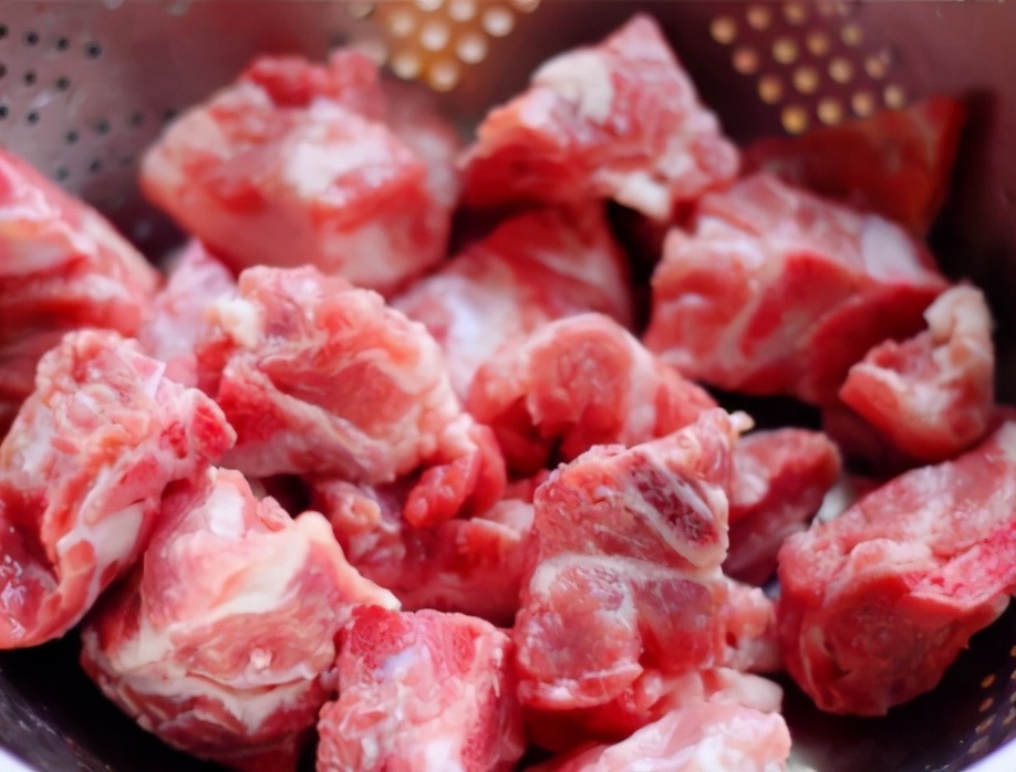 3月,可多吃的肉,比牛羊肉温和,一蒸就能吃,鲜嫩多汁且不上火