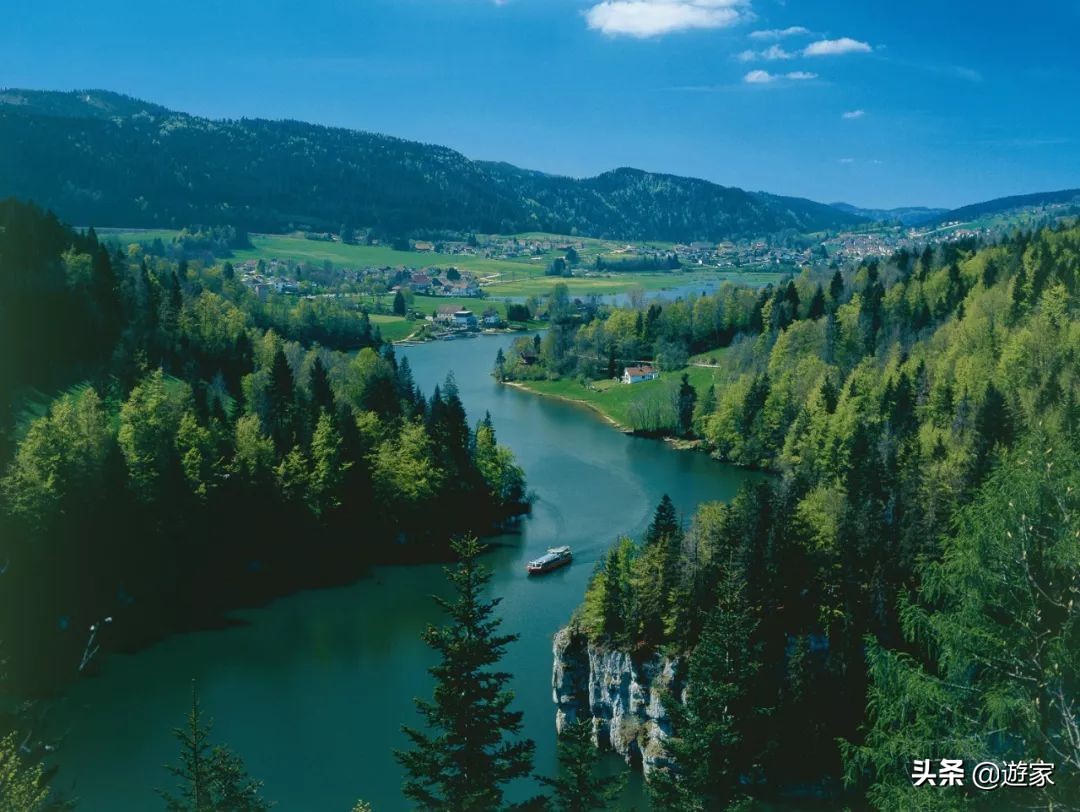 瑞士人竟然这么爱喝，拥有是世界遗产的葡萄园，作业还在靠手工