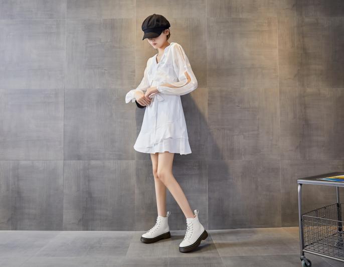 秋冬最火的马丁靴百搭时髦帅炸了,冬季长筒马丁靴穿搭小个子