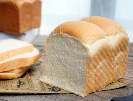 怎么用烤箱加热吐司不发硬,做出来的吐司面包发硬怎么办