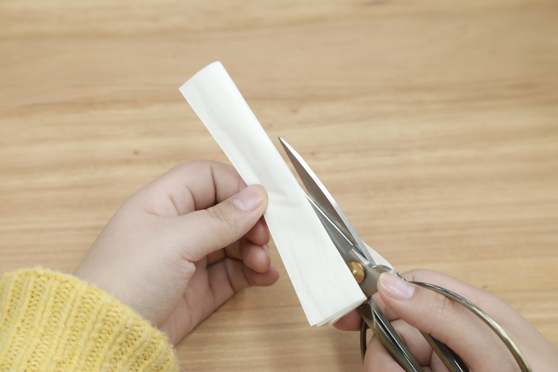 用卫生纸做手工简单又漂亮花朵,用卫生纸做花朵送给妈妈简单漂亮