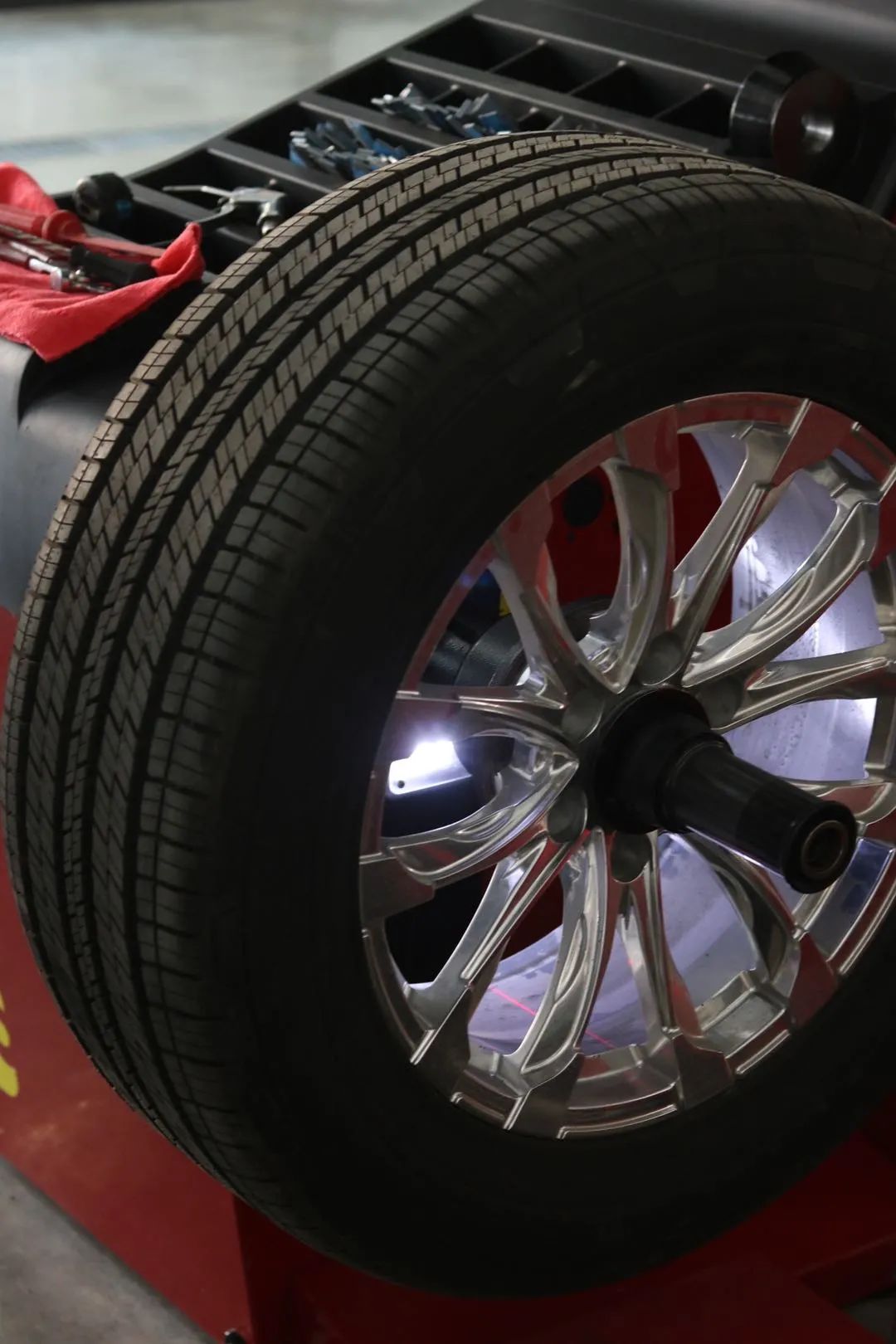 怪兽修车翻新奥迪q7,怪兽修车翻新视频