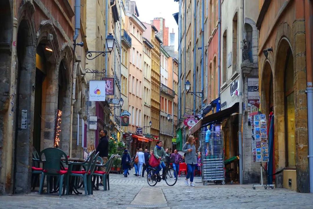 去法国旅行的小镇,浪漫的法国之旅旅游攻略