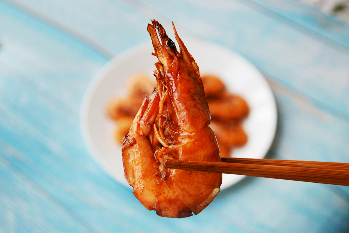 红亮润泽油焖大虾怎么样,油焖大虾这样做色泽红亮太好吃了