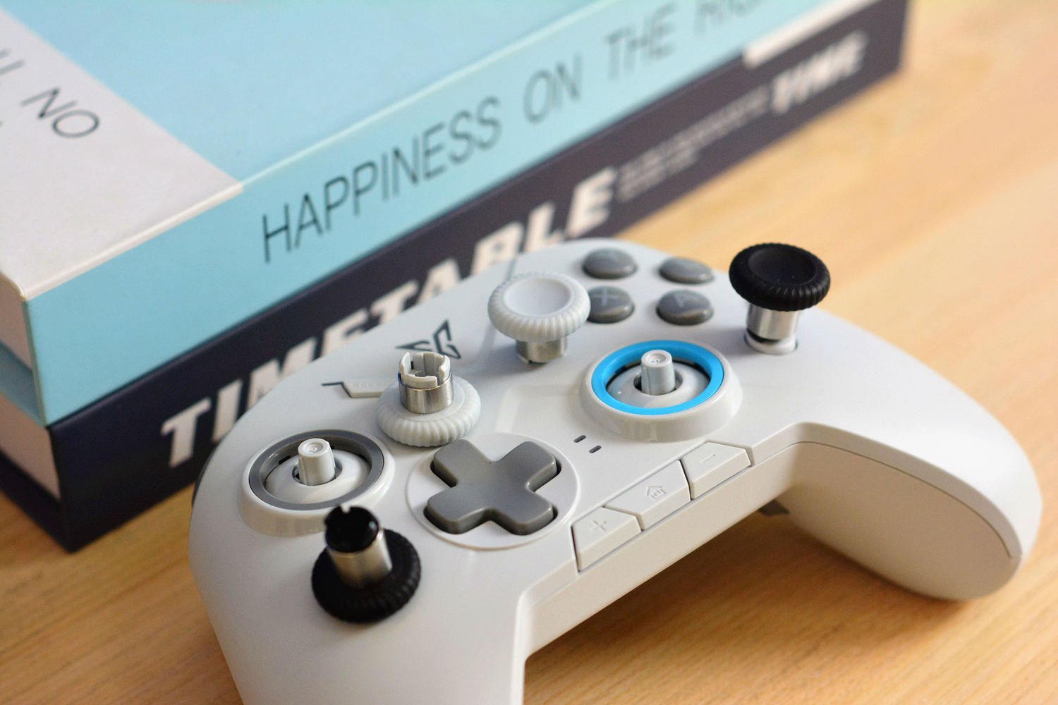 飞智黑武士二体感操控,飞智黑武士2亮黄光