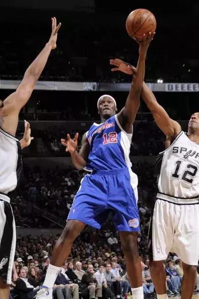 篮球防人犯规动作大全,篮球犯规100个动作