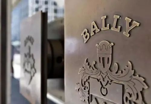 supreme事件,supreme下架衣服