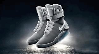 耐克自动系鞋带的鞋,回到未来耐克鞋真是自动系鞋带吗