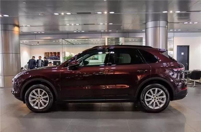 丐中丐版卡宴，裸车89万多，4S店：没100万你提不了