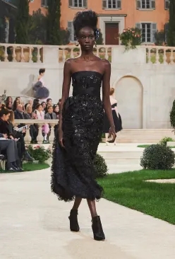 chanel香奈儿1995年时装秀,chanel香奈儿2015高级时装秀