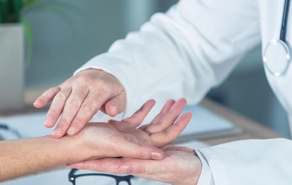 来月经第一天可以用姜洗头发吗,月经期间为什么不能做头发