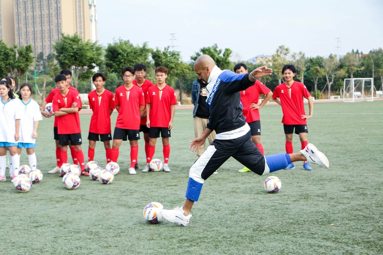 足够热爱卡尔美,足够热爱足球