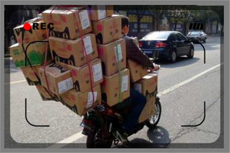 一个50岁的人，手里有一万元本钱，现在能做哪些小生意维持生计？