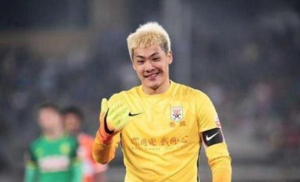 唏嘘不已!曾经头号国门如今坐穿板凳,寻求转会或是最好选择