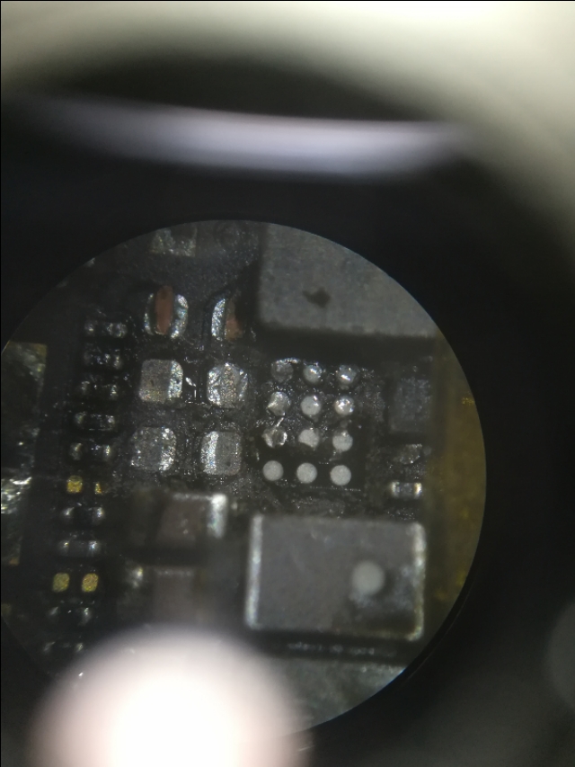 苹果6不开机插电无限重启,苹果6不开机一闪而过