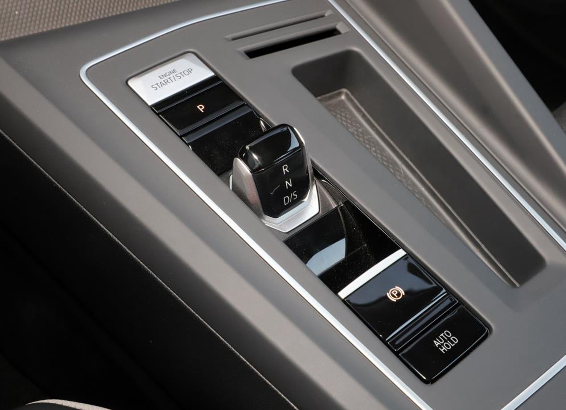 全球高尔夫汽车销量排第几,高尔夫7r-line手动销量