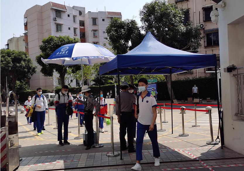 现场直击开学的视频,直击全国多地中小学开学