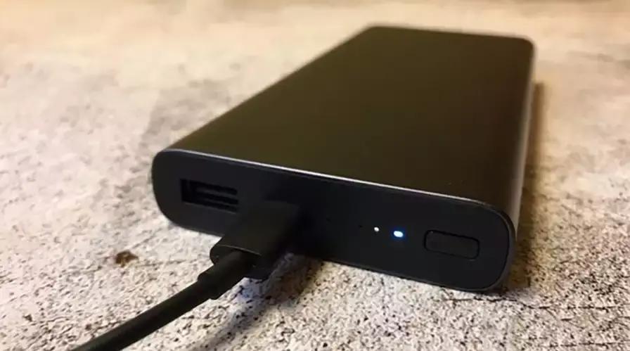 无线充电宝双向快充,大容量充电宝无线快充