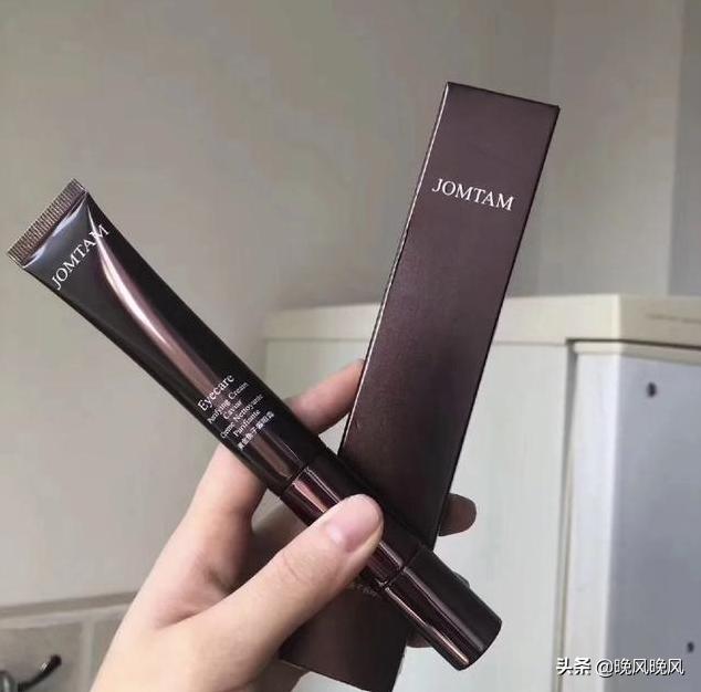 及时补救鱼尾纹的方法,教你一招如何淡化鱼尾纹