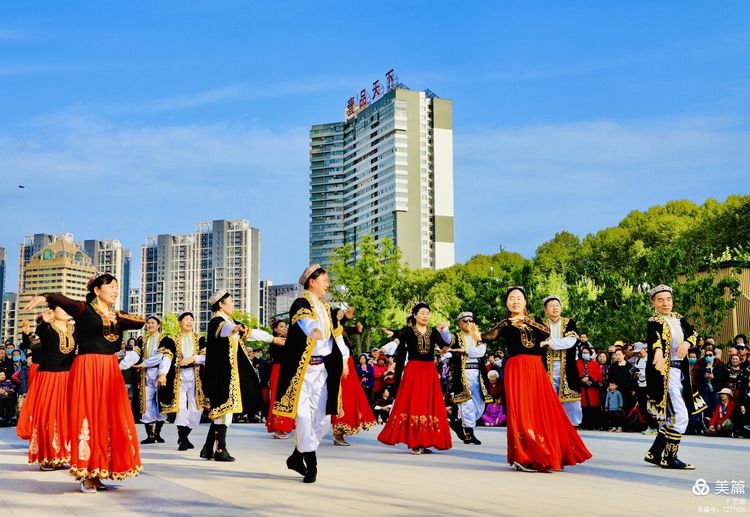 洛阳牡丹广场新疆舞视频,洛阳牡丹广场爵士舞