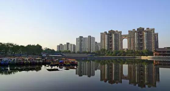 夹缝里生存,夹缝中生存