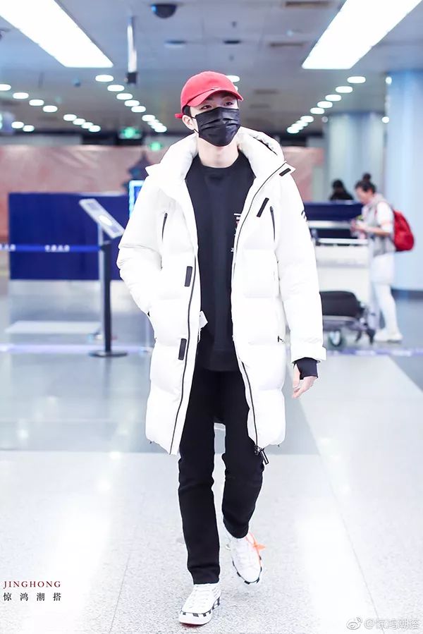 为了抢全球大咖都在翻牌的羽绒服，我差点挤晕在波司登...