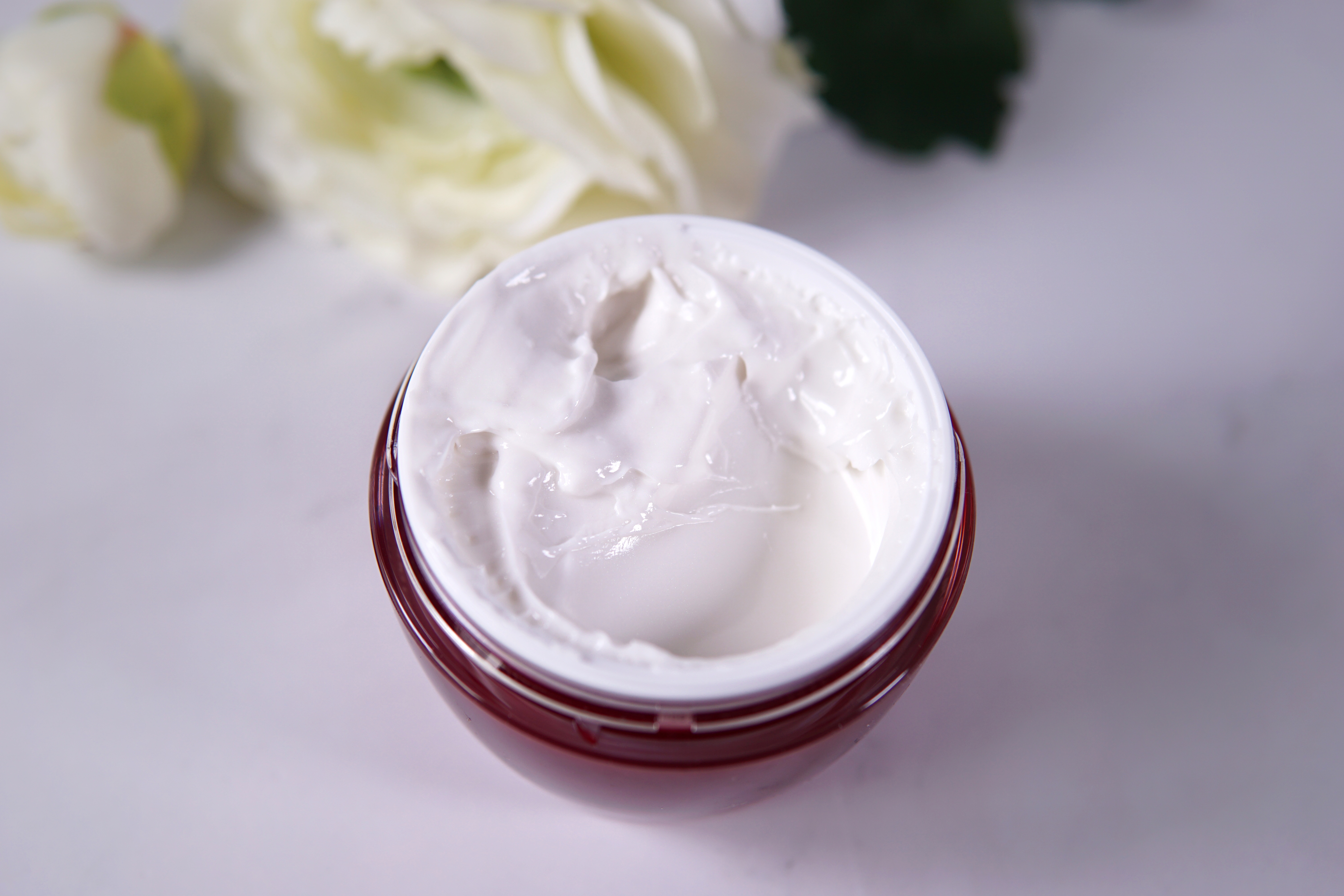 olay大红瓶和羽西人参霜测评,韩束小蛮腰和olay大红瓶比较