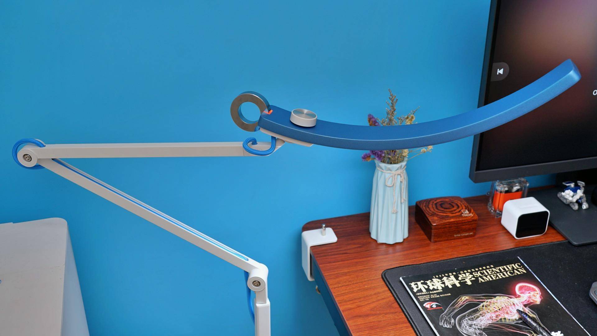 2万左右办公用投影仪,明基witfloor落地灯测评