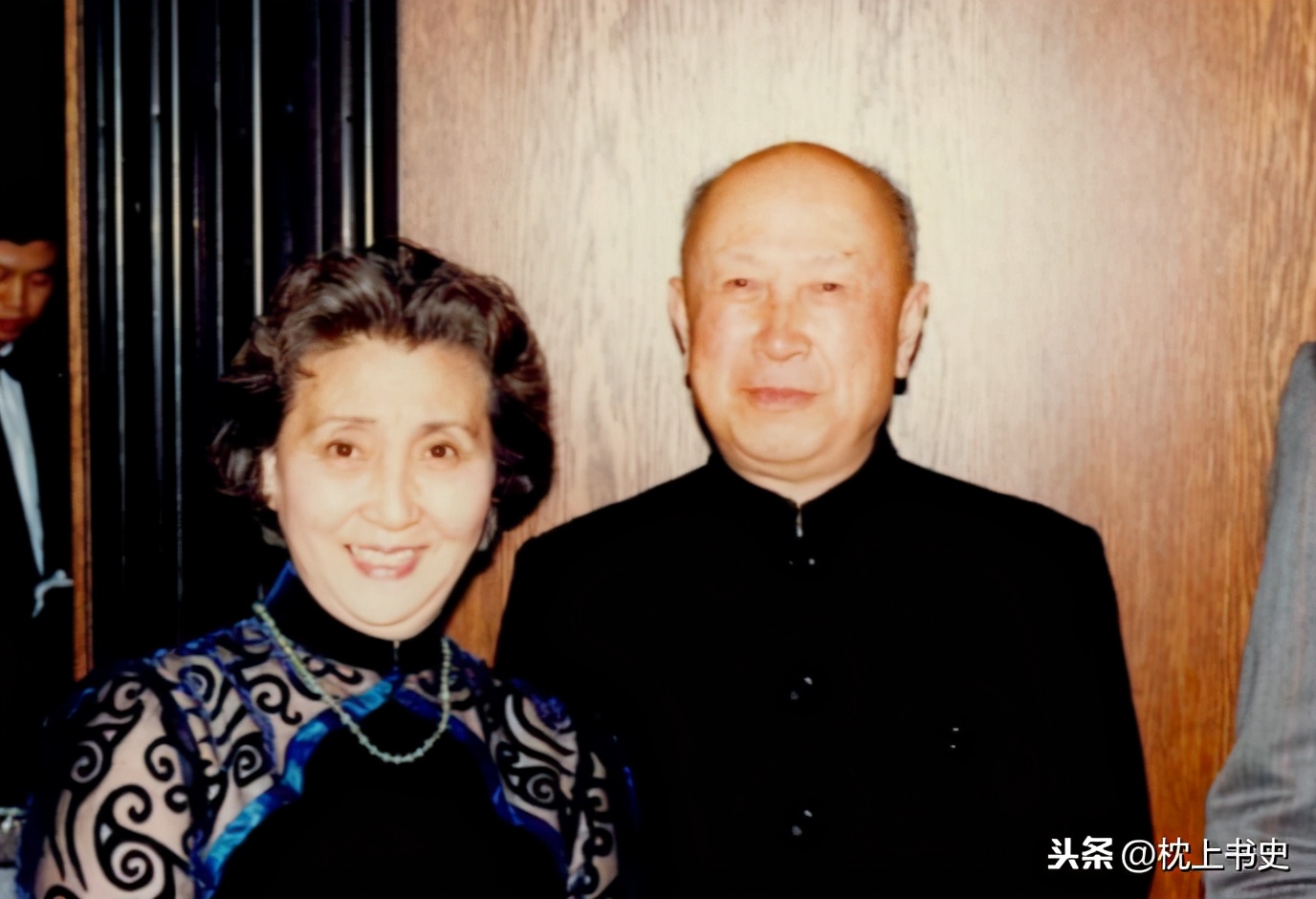 蒋英：为爱追到美国，被他称是“童养媳”，后为他发疯大闹国防部