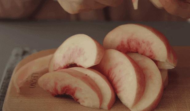 高颜值水蜜桃蛋糕图片 (高颜值水蜜桃星空蛋糕)