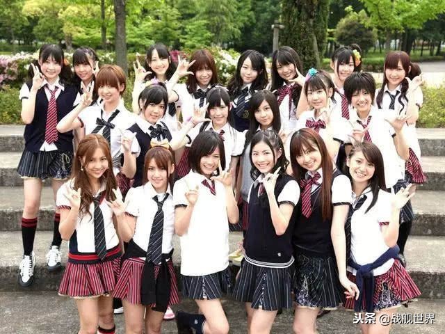 谁说真汉子不能女装水手服就是海军产物，今天给你们看女装