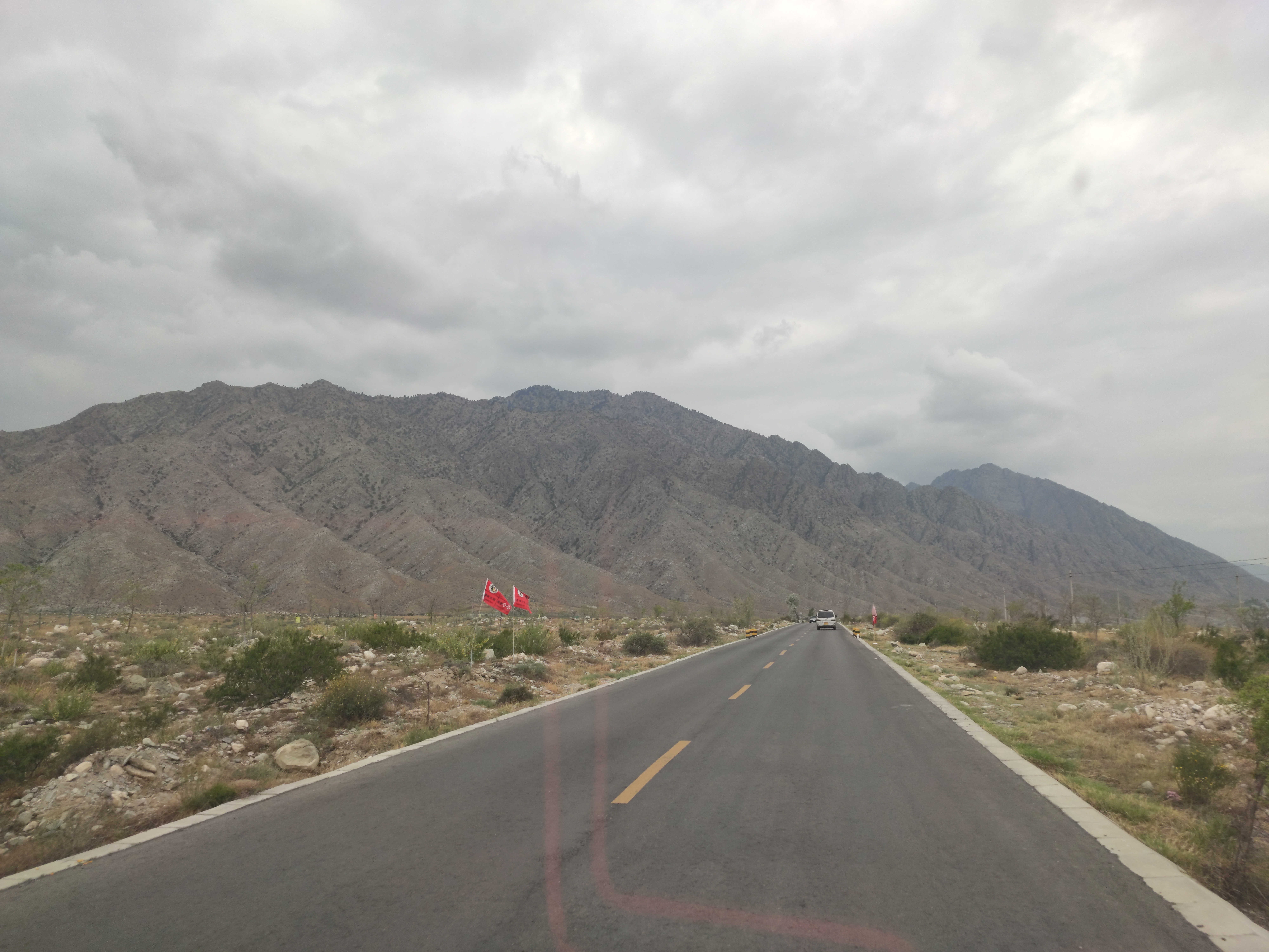 搓面下肚就发车,韩美林艺术馆里摆POSE,贺兰山边看睡佛