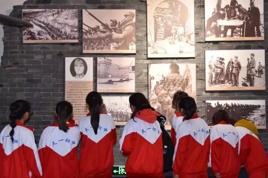 缅怀先烈不忘国耻：安徽淮北天一1300名学生赴台儿庄红色研学游