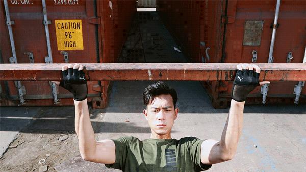 李现200斤未p照片曝光：你以为的腹肌男神，其实是自律狂魔