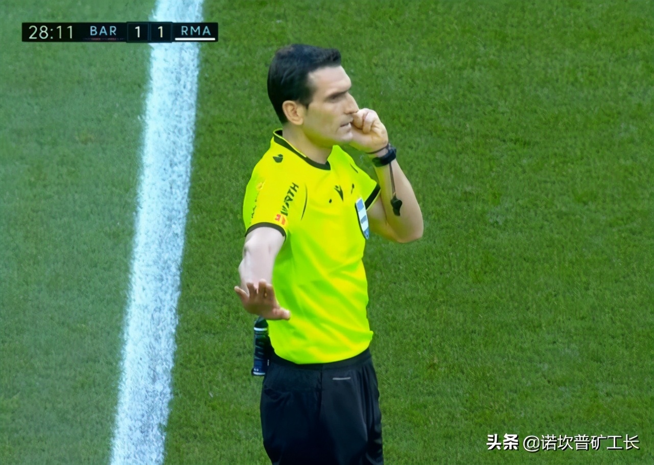 var足球争议,var介入点球改判任意球