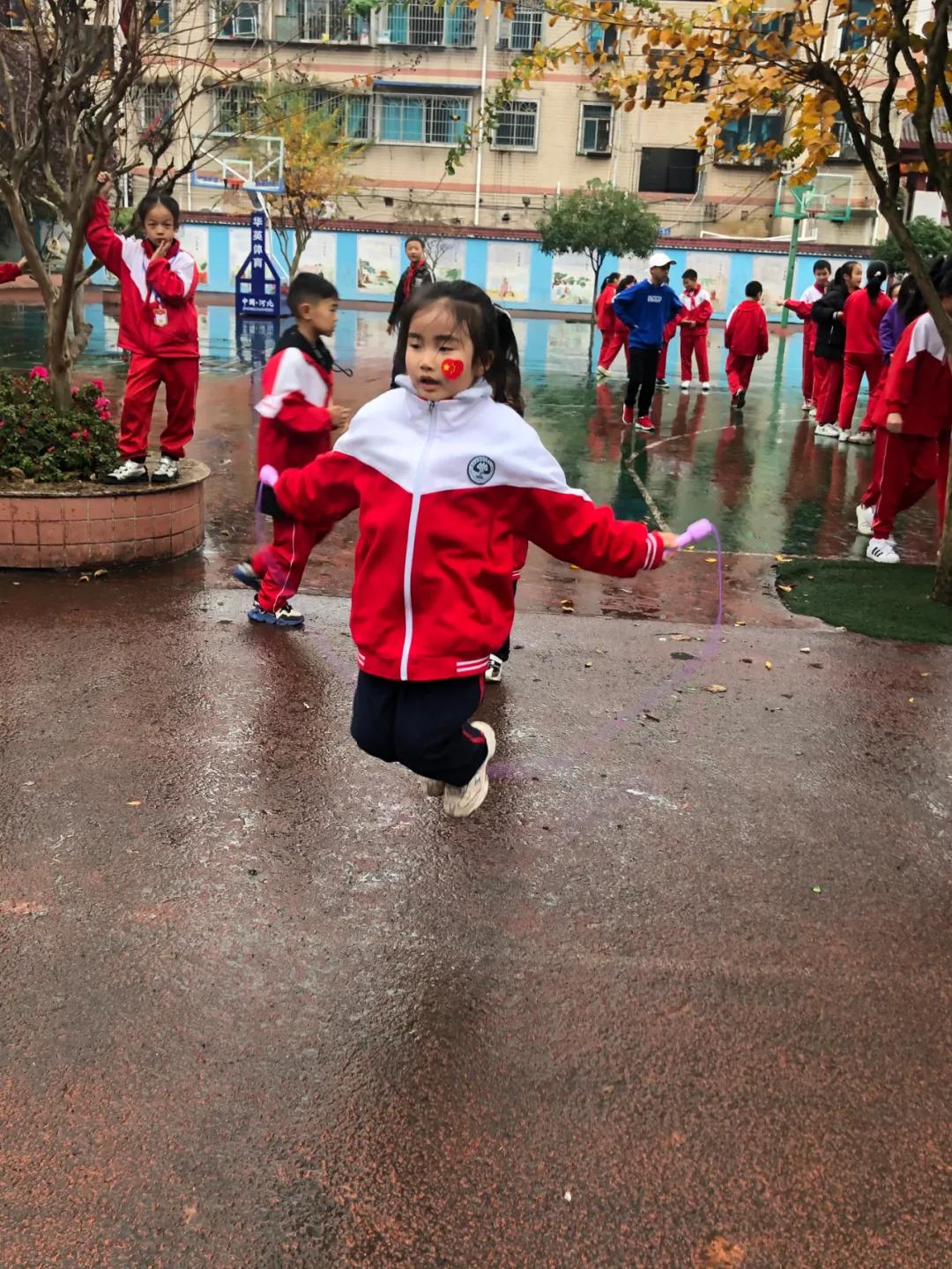 向日葵、比卡丘,嗨翻桐梓这些学校