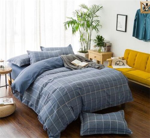 床上四件套跟床上三件套的区别,床上三件套和四件套包括什么