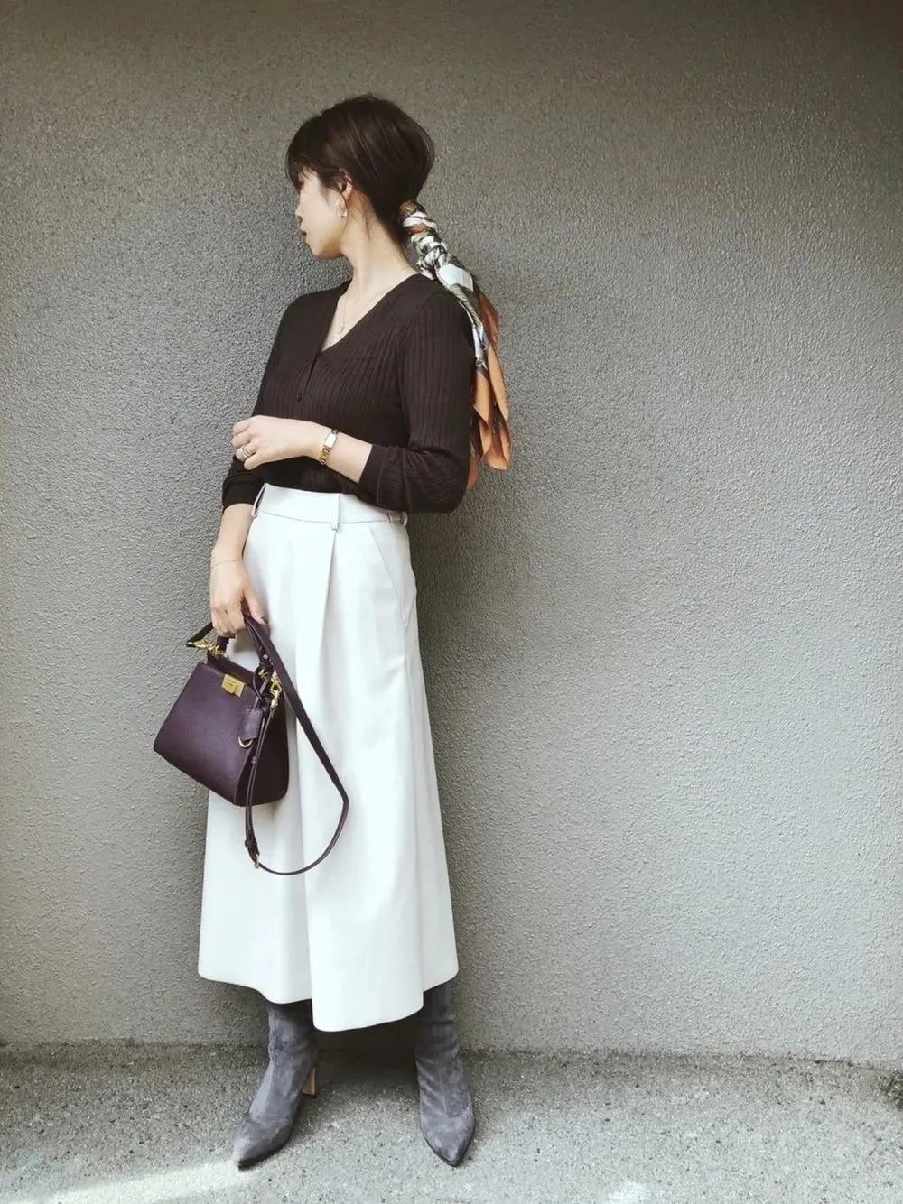 一条丝巾戴出高级感,一条很长的丝巾怎么穿搭